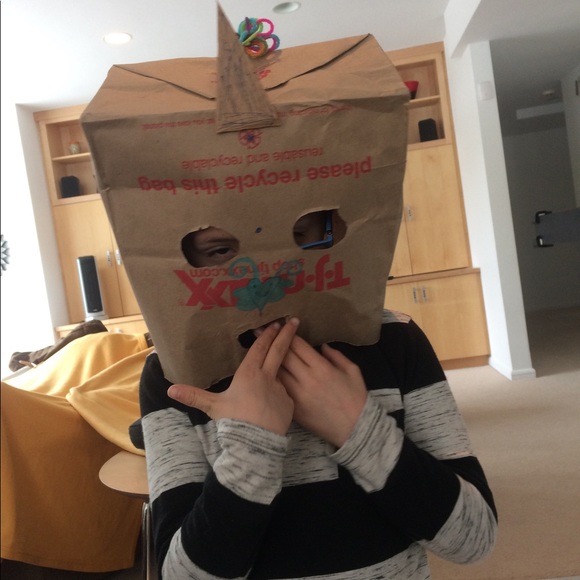 Meet your Posher, Mammia - Picture 2 of 2